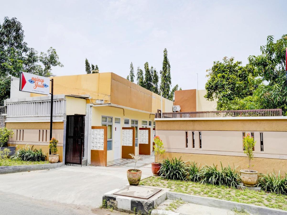 צ'ירבון Oyo 90140 Nginep Yuuk Guest House מראה חיצוני תמונה