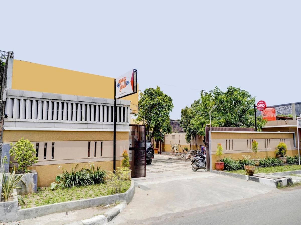 צ'ירבון Oyo 90140 Nginep Yuuk Guest House מראה חיצוני תמונה